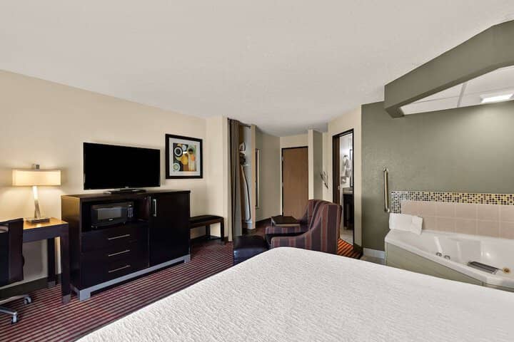 Room 19 of 33