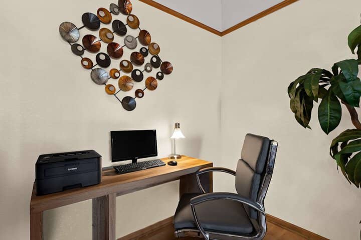 Business Center 30 of 33